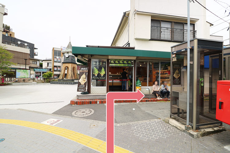 鎌倉茶々を右にまがります