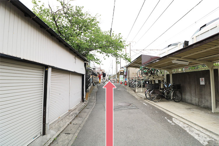 直進します